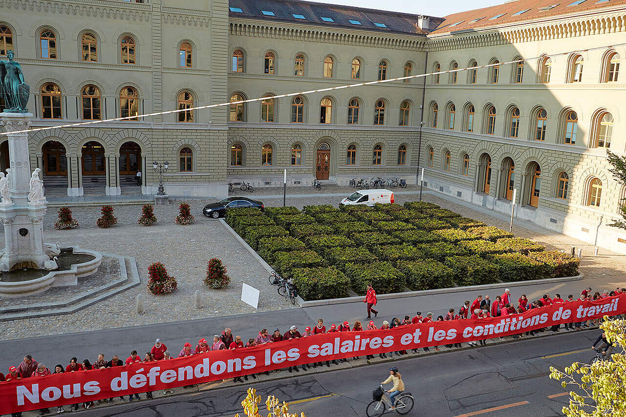 Manif pour la protection des salaires