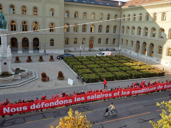 Manif pour la protection des salaires