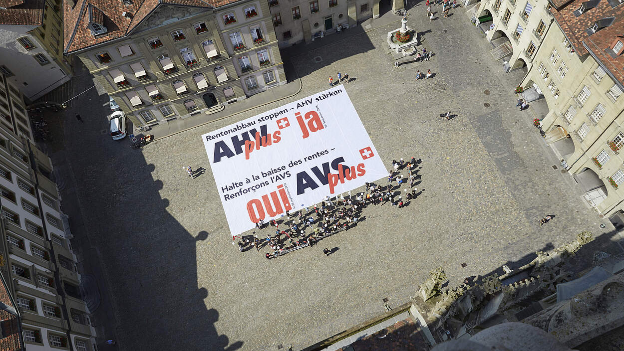 action de la campagne « AVS-plus » à Berne