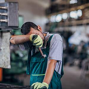 Travailleur en sueur