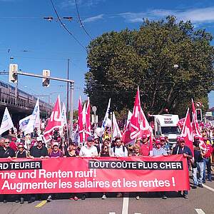 Photo du début de la manifestation du 16 septembre 2023 et du cortège