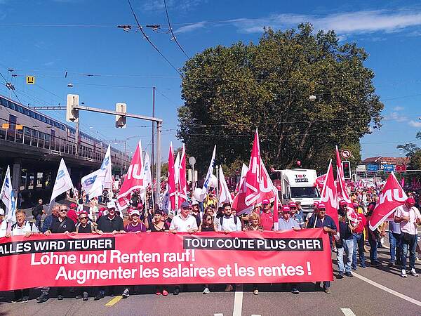 Photo du début de la manifestation du 16 septembre 2023 et du cortège