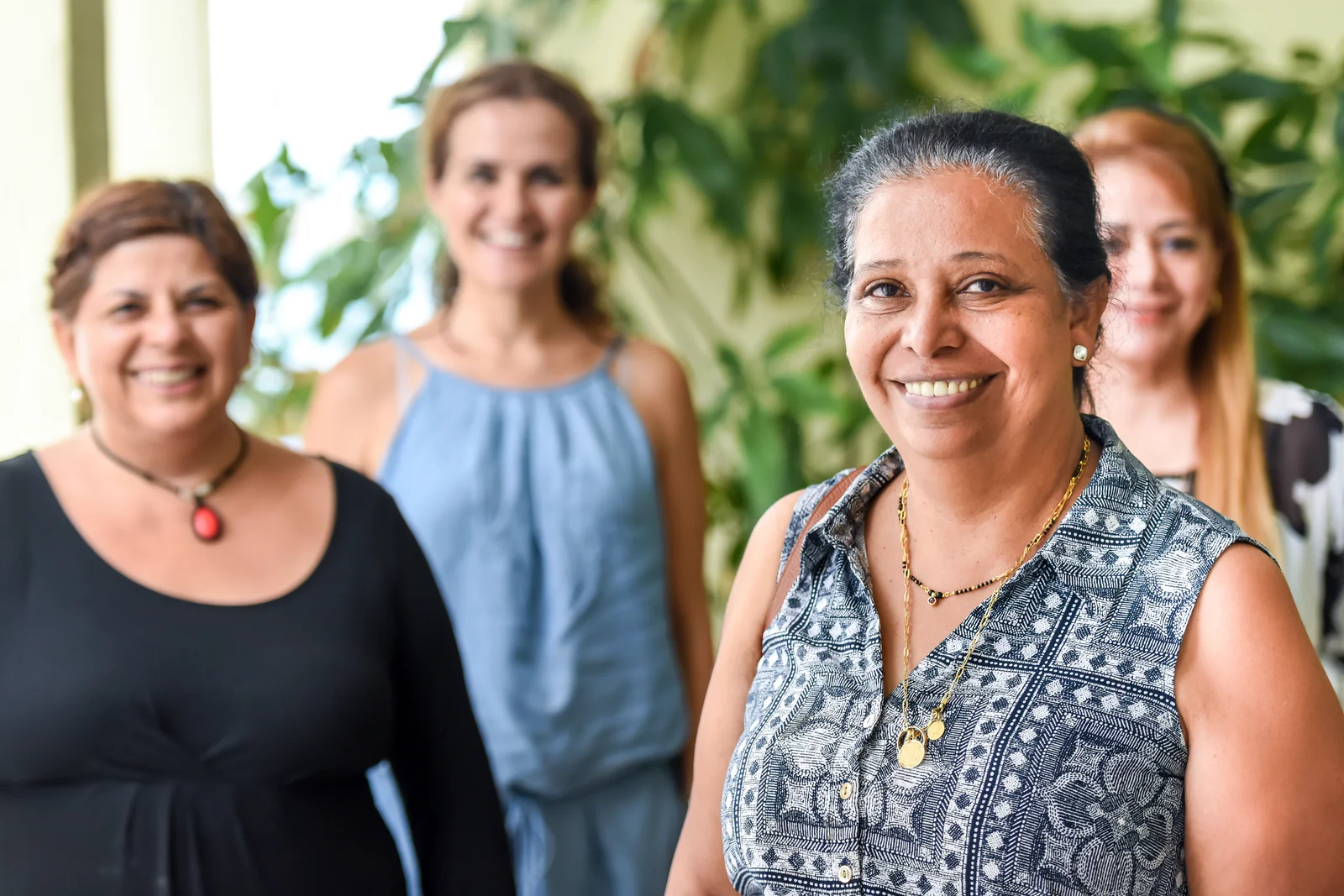 Femmes migrantes qui rient