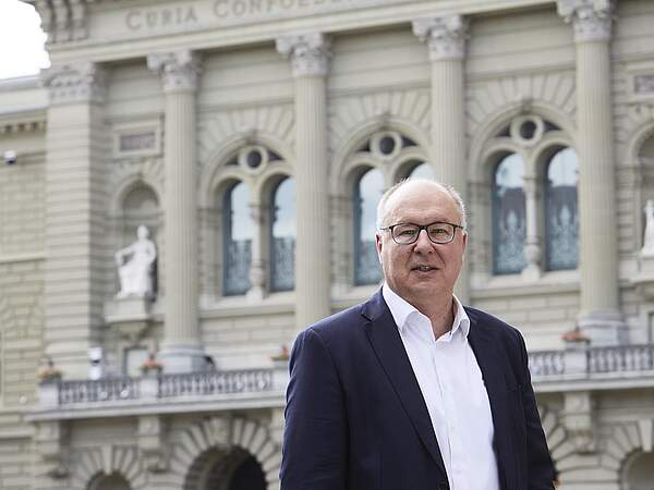 Pierre-Yves Maillard sur la Place fédérale