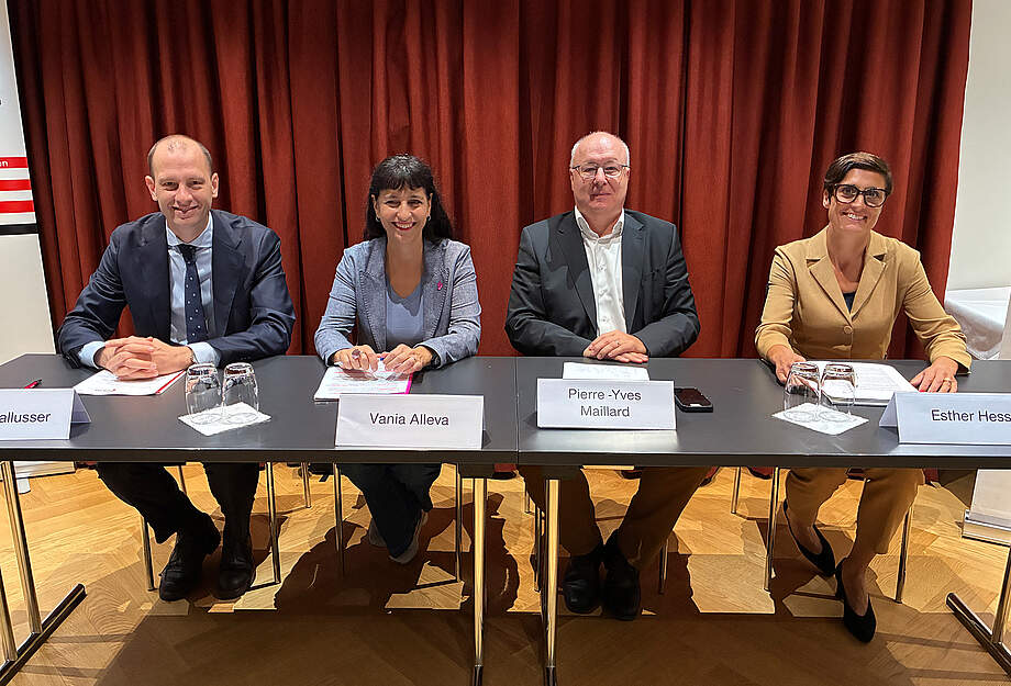 Conférence de presse avec David Gallusser, Vania Alleva, Pierre-Yves Maillard und Esther Hess