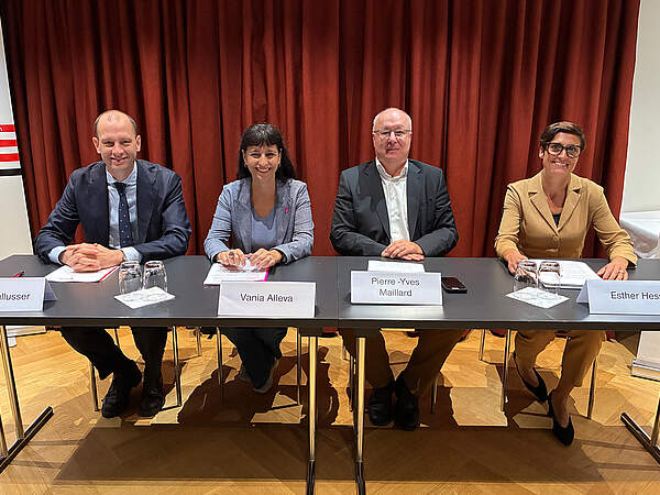Conférence de presse avec David Gallusser, Vania Alleva, Pierre-Yves Maillard und Esther Hess