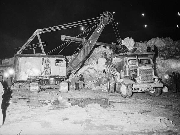 Travaux sur le barrage de Mattmark