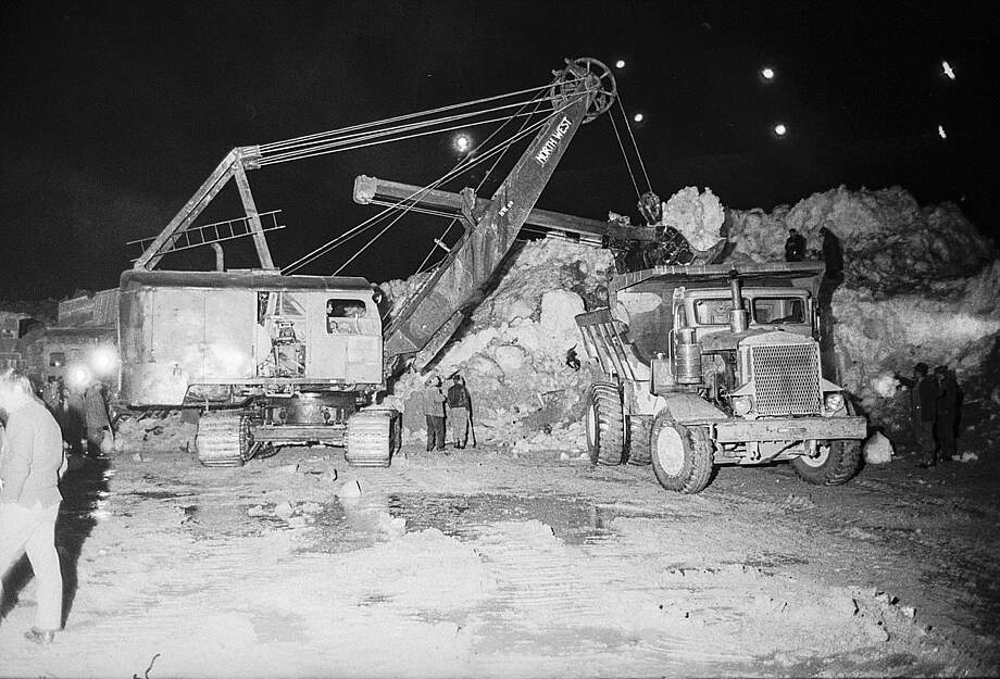 Travaux sur le barrage de Mattmark